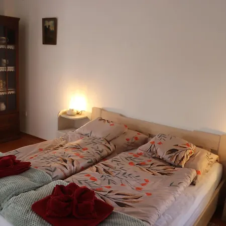 Tulipános Сasa de vacaciones Abádszalók