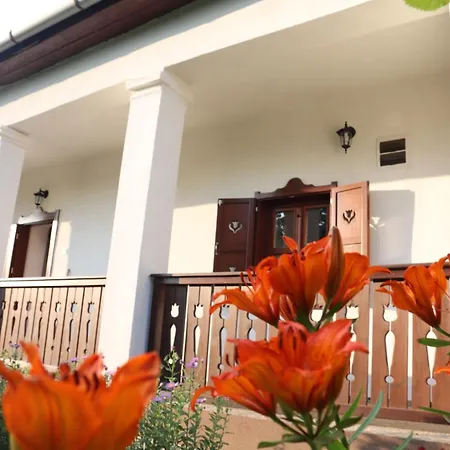 Tulipános Nyaraló *